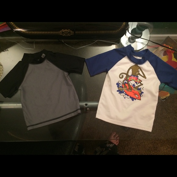 Swim shorts / shirts lot - Picture 8 of 8